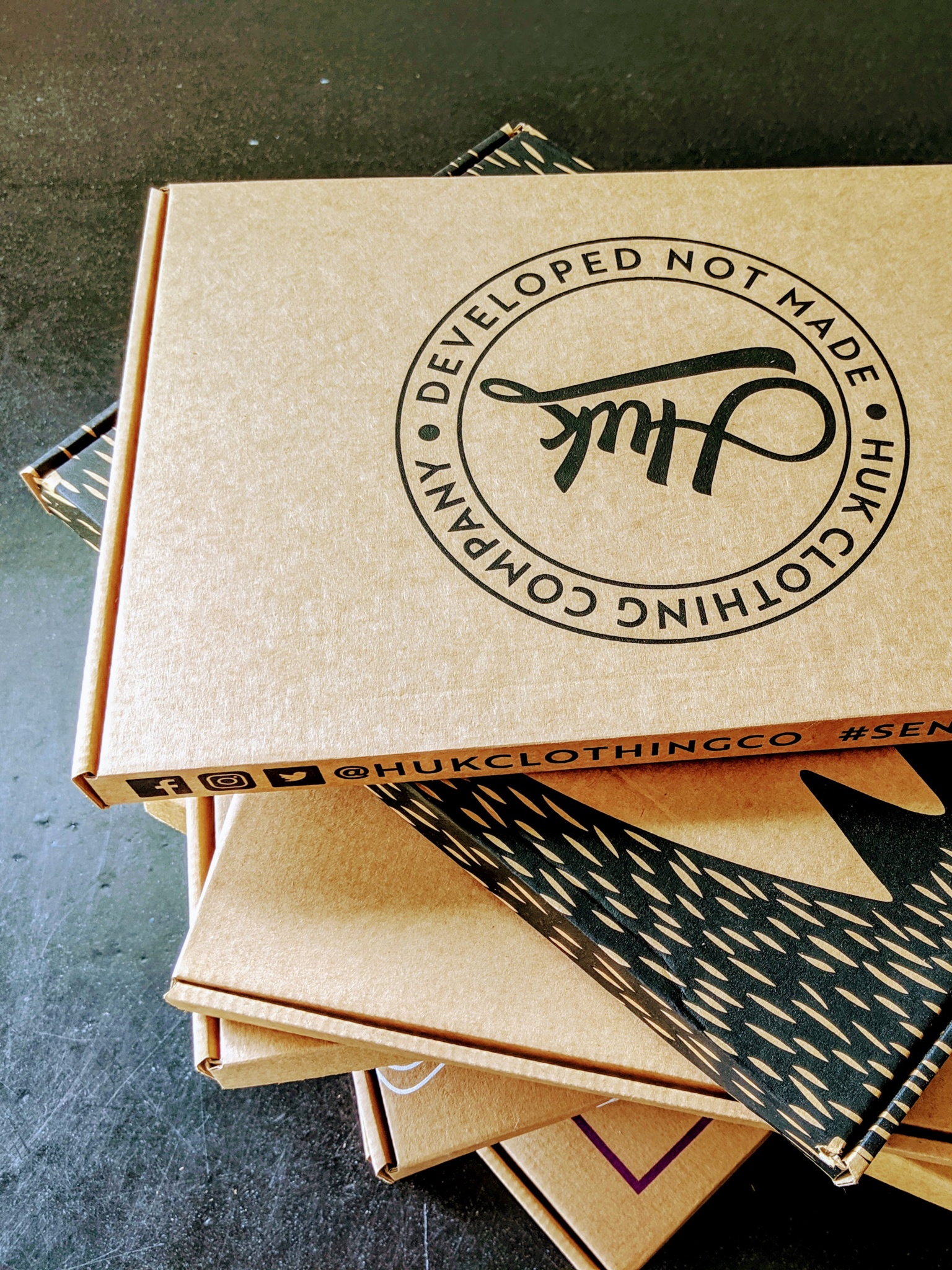 I Dress Myself use plastic free biodegradable T-shirt boxes